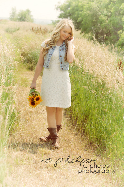 Girls Senior Portrait
Hair and Makeup: c. phelps