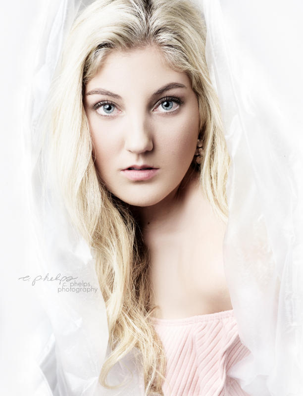 Girls Senior Portrait
Hair and Makeup: c. phelps