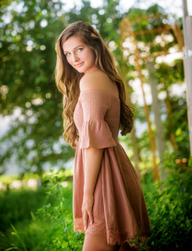Girls Senior Portrait
Hair and Makeup: c. phelps