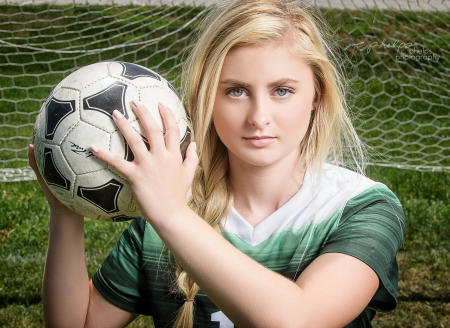 Girls Senior Portrait
Hair and Makeup: c. phelps