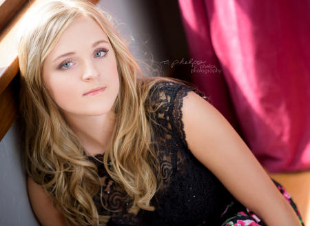 Girls Senior Portrait
Hair and Makeup: c. phelps