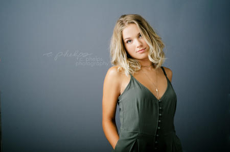 Girls Senior Portrait
Hair and Makeup: c. phelps