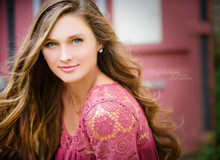 Girls Senior Portrait
Hair and Makeup: c. phelps